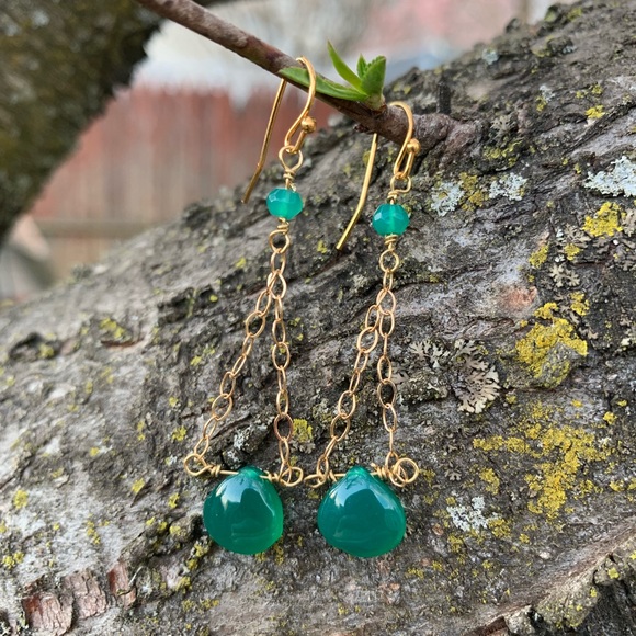 Onyx gemstone gold earrings - Picture 2 of 4